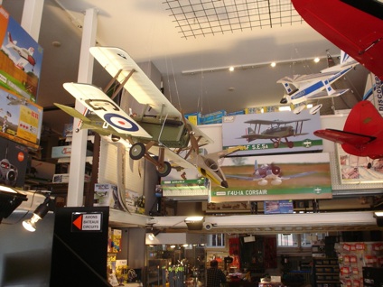 avions bi-plans technic hobby lausanne.jpg